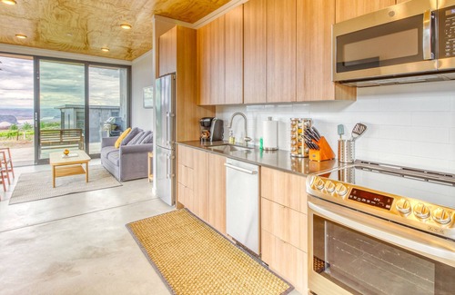Quincy Cottage | Quaint, Dog-Friendly Modern Home w/Patio - walk to Cave B & Gorge Amphitheater