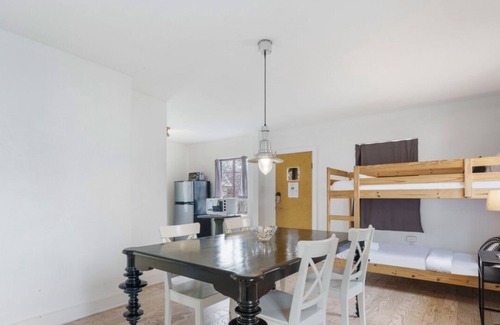 Clarksville House | Quaint Family Getaway in Private Back House for 4