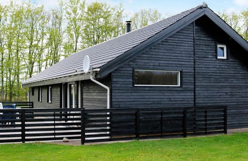Egense House | Quaint Holiday Home in Storvorde with Sauna