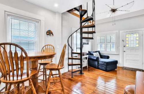 St. Augustine House | Quaint Modern Downtown Cottage