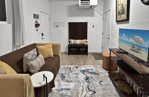 Redlands Apartment | Quaint Monument Retreat studio
