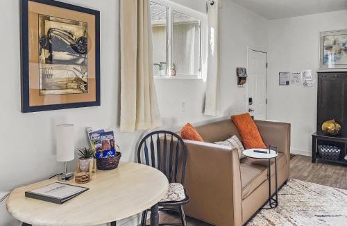 Redlands Apartment | Quaint Monument Retreat studio
