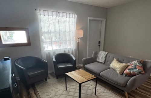 Gainesville Cottage | Quaint Mother in Law 1 mile from UF