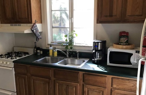 Gainesville Cottage | Quaint Mother in Law 1 mile from UF