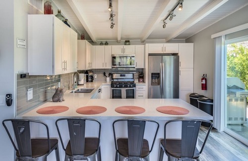 Cathedral City Cove House | Quaint Mountain View Escape