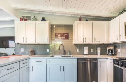 Cathedral City Cove House | Quaint Mountain View Escape