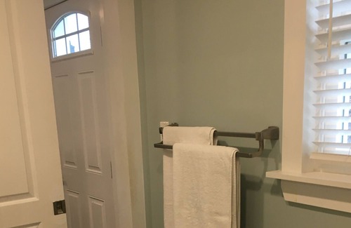 Isle of Springs Apartment | Quaint one-bedroom suite