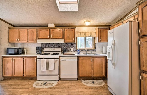 Pequot Lakes House | Quaint Pequot Home < 1 Mi from Lake Access!