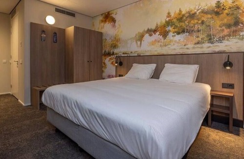 Krachtighuizen Hotel | Quaint Room in the Woods w/Terrace Overlooking Forest – Romantic Spot