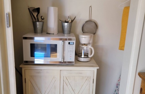 Rillito House | Quaint Studio Suite in Midtown, w outdoor patio/kitchen, fenced yard