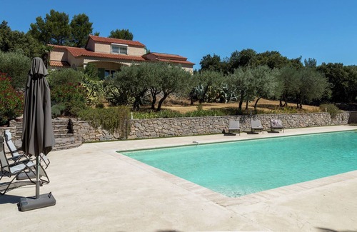 Pignans House | Quaint Villa in Pignans with Swimming Pool