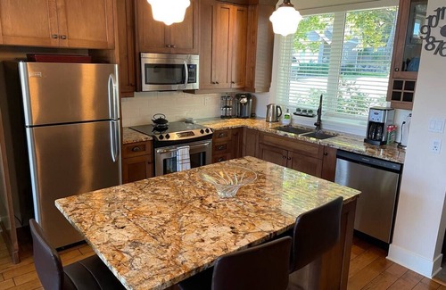 Regional District of Nanaimo House | Qualicum Landing Seaside Escape - Sleeps 6