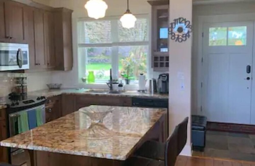 Regional District of Nanaimo House | Qualicum Landing Seaside Escape - Sleeps 6