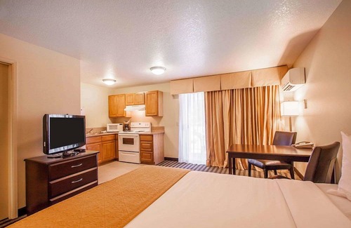 Hazel Dell South Hotel | Quality Inn And Suites Vancouver