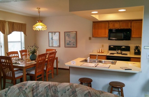 Pinetop Villa | Quality Hill Resort Villa, relax in a beautiful setting with ponds and streams
