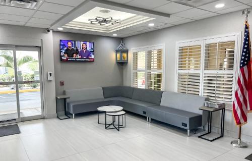 Golfview Hotel | Quality Inn Airport - Cruise Port