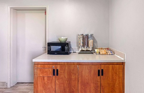 Clarksville Hotel | Quality Inn Clarksville - Exit 11