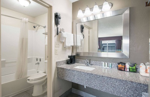 Concord Hotel | Quality Inn Concord Kannapolis