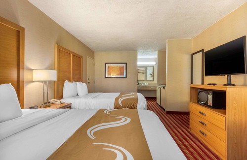 Clarksville Hotel | Quality Inn Exit 4