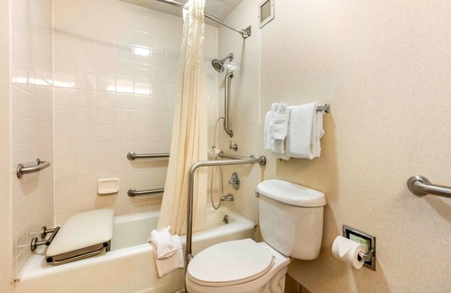 Clarksville Hotel | Quality Inn Exit 4