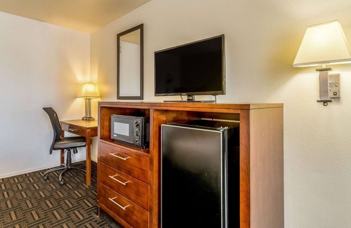 Raisin Hotel | Quality Inn Fresno Near University