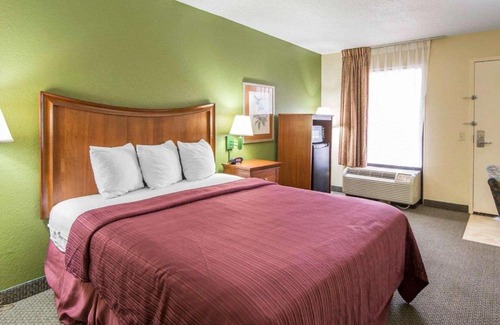 Knoxville Hotel | Quality Inn Merchants Drive