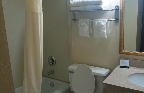 Morris Hotel | Quality Inn Morris I-80