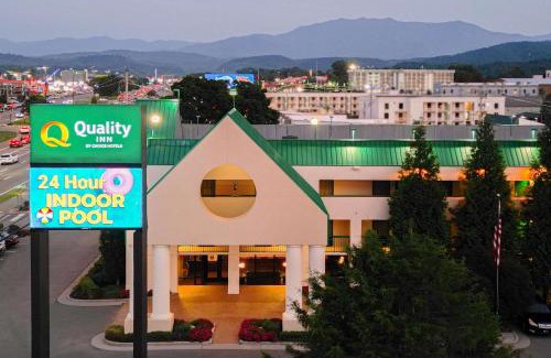 Pigeon Forge Hotel | Quality Inn Near the Island Pigeon Forge