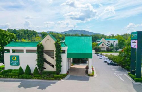 Pigeon Forge Hotel | Quality Inn Near the Island Pigeon Forge