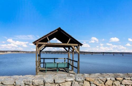 Clarksville Hotel | Quality Inn - On The Lake Clarksville-Boydton