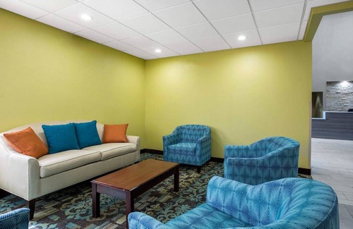 Arnold Hotel | Quality Inn & Suites Arnold