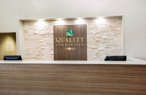 Arnold Hotel | Quality Inn & Suites Arnold