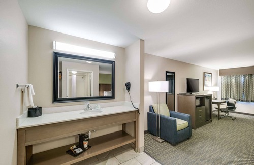 Ardmore Hotel | Quality Inn & Suites Ardmore