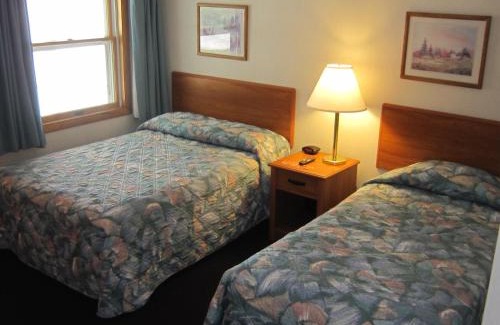 Gorham Hotel | Quality Inn & Suites Gorham Riverside