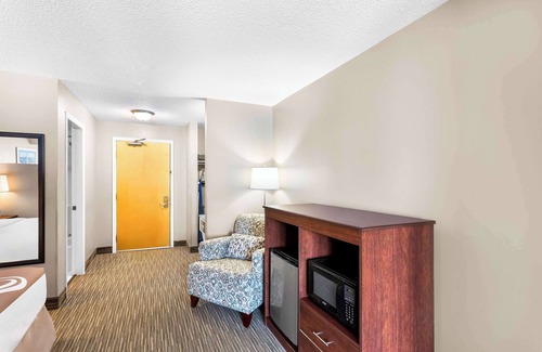 Gorham Hotel | Quality Inn & Suites Gorham Riverside