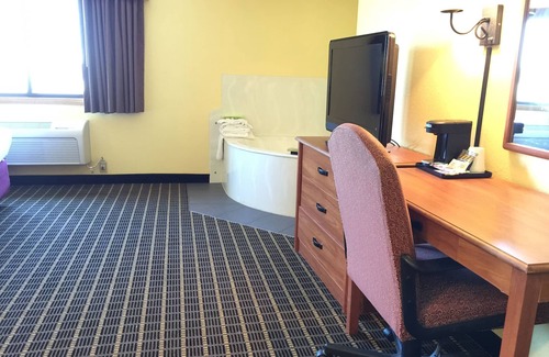 Harrington Hotel | Quality Inn & Suites Harrington - Milford