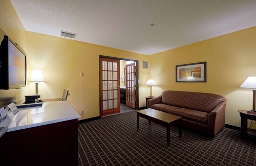 Harrington Hotel | Quality Inn & Suites Harrington - Milford