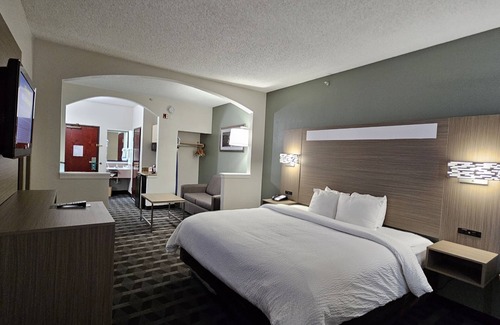 Irving Hotel | Quality Inn & Suites Irving DFW Airport South