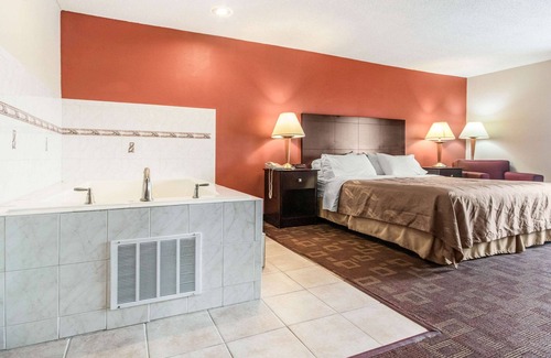 Greendale Hotel | Quality Inn & Suites Lawrenceburg