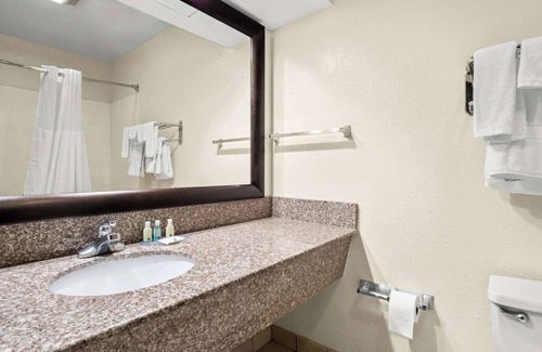Lafayette Hotel | Quality Inn & Suites Lafayette