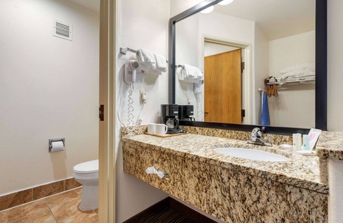 Limon Hotel | Quality Inn & Suites Limon