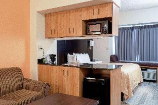 Robbinsville Hotel | Quality Inn & Suites Robbinsville