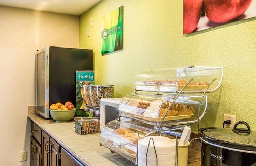 La Vergne Hotel | Quality Inn & Suites