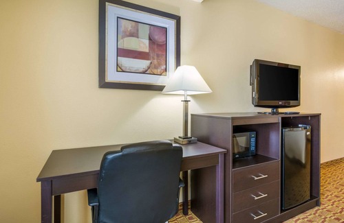 Sellersburg Hotel | Quality Inn & Suites