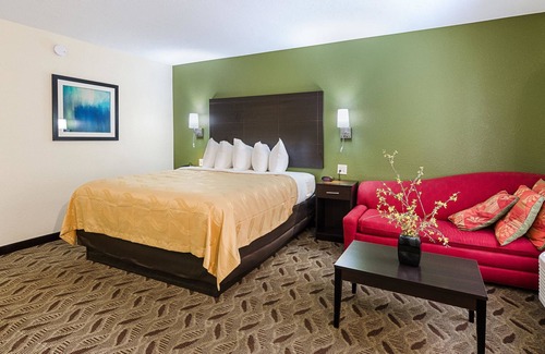 Roanoke Hotel | Quality Inn Tanglewood