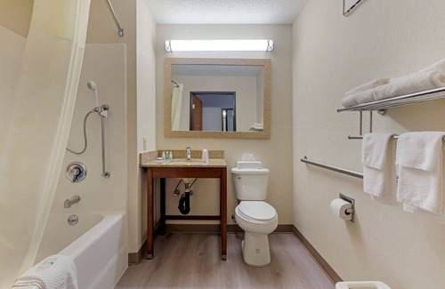 Lee Hotel | Quality Inn