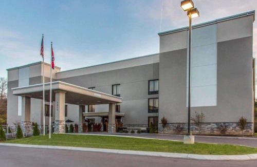 Nashville Hotel | Quality Suites Nashville Airport