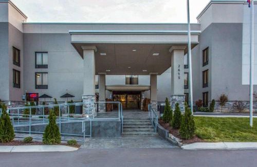 Nashville Hotel | Quality Suites Nashville Airport
