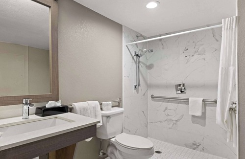 Wildwood Hotel | Quality Suites Wildwood - The Villages