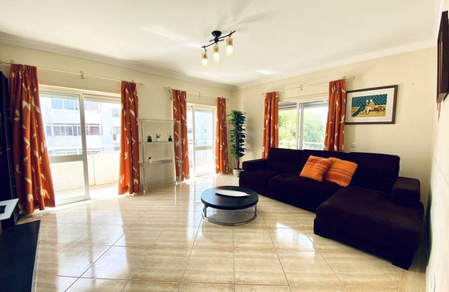 Cavacos Apartment | Quarteira Central by Homing